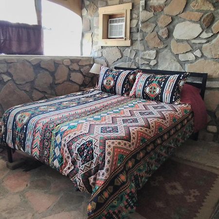 La Loma Del Chivo Llc Stone Cottage Alternative Building Marathon Rum bild