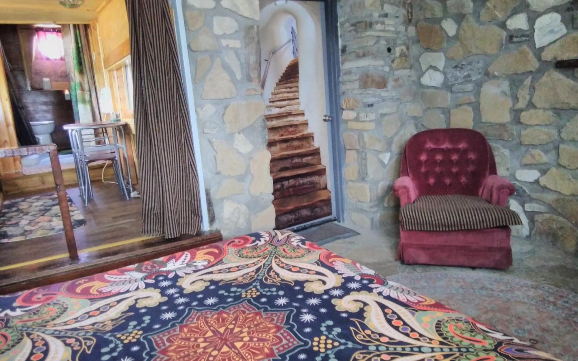 La Loma Del Chivo Llc Stone Cottage Alternative Building Marathon Exteriör bild