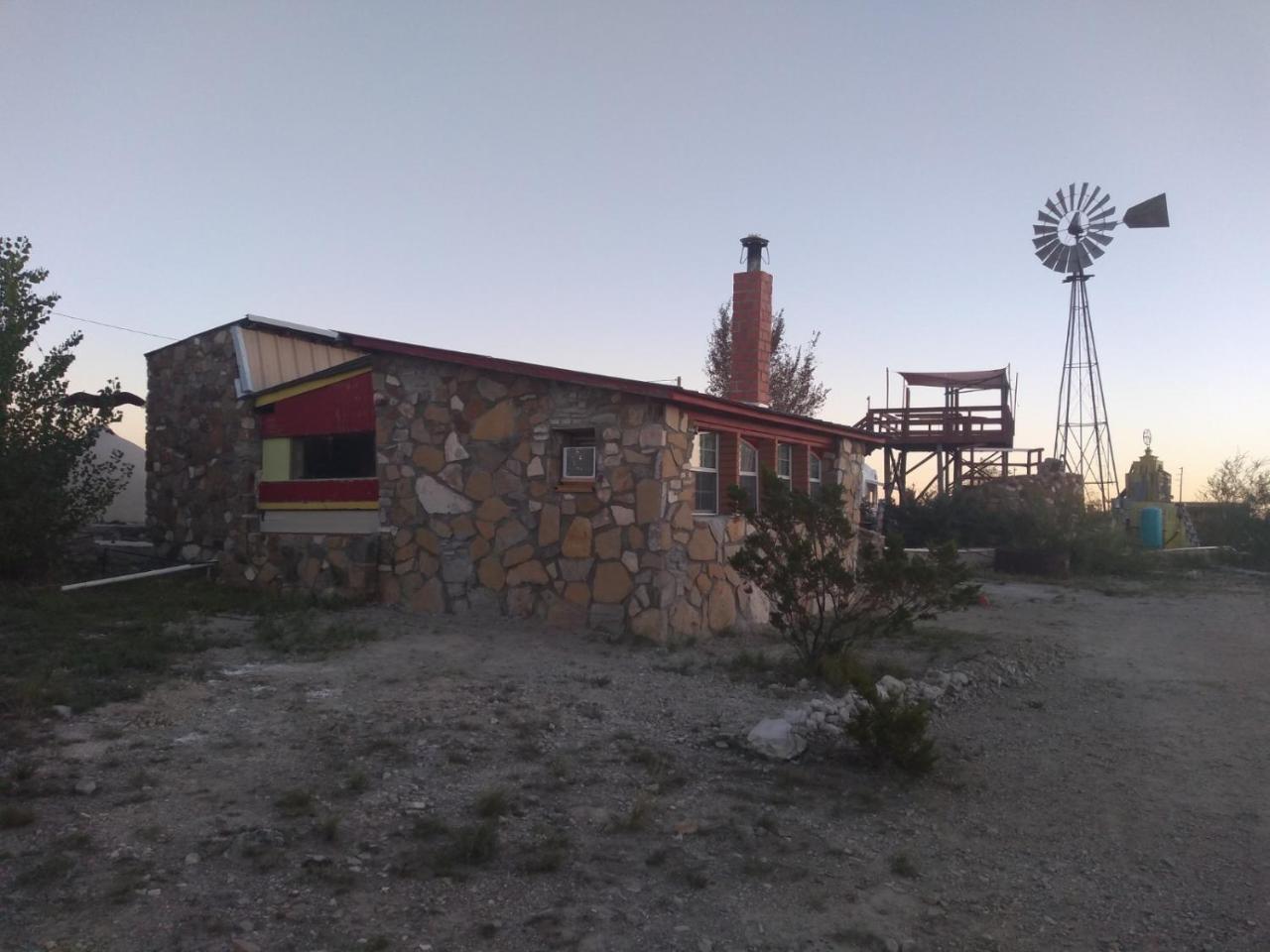 La Loma Del Chivo Llc Stone Cottage Alternative Building Marathon Exteriör bild
