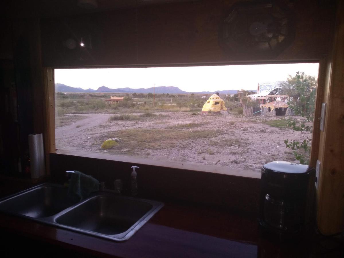 La Loma Del Chivo Llc Stone Cottage Alternative Building Marathon Exteriör bild