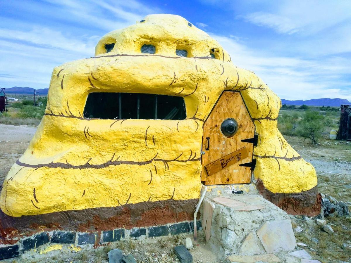 La Loma Del Chivo Llc Stone Cottage Alternative Building Marathon Exteriör bild